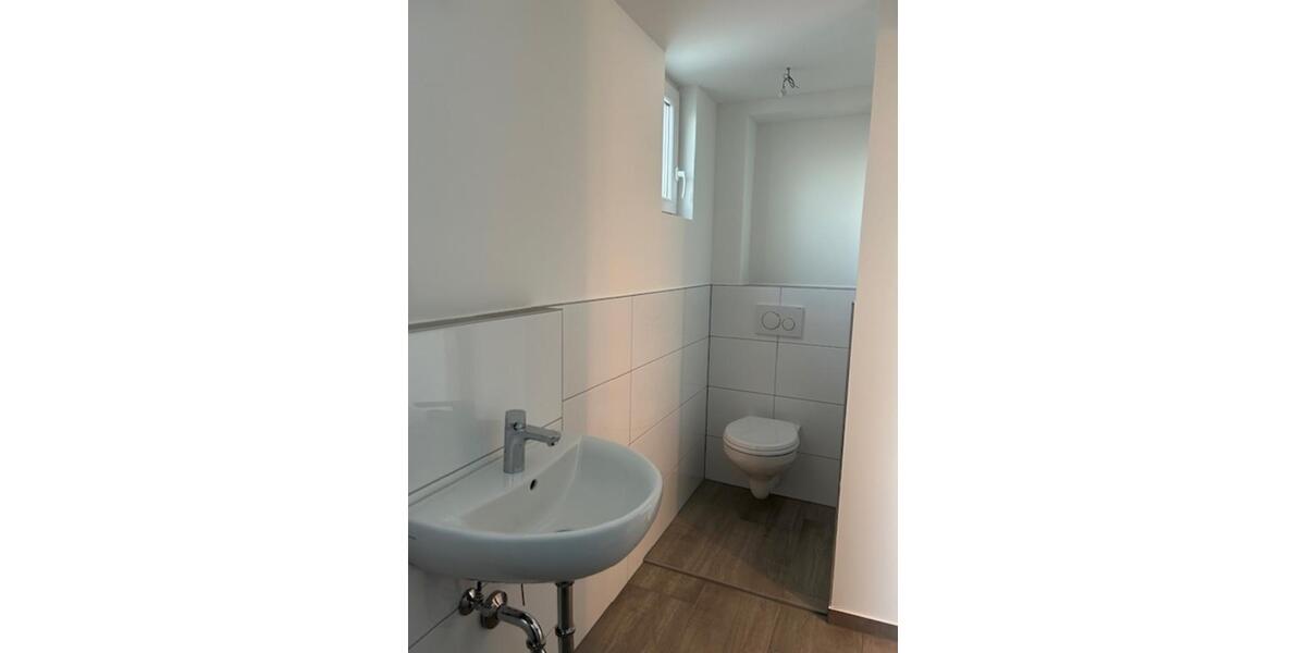 Etagenwohnung Sonnenbühl - 5 Zimmer, 130 m&sup2;, 1.150&euro; | Angebot:24730097