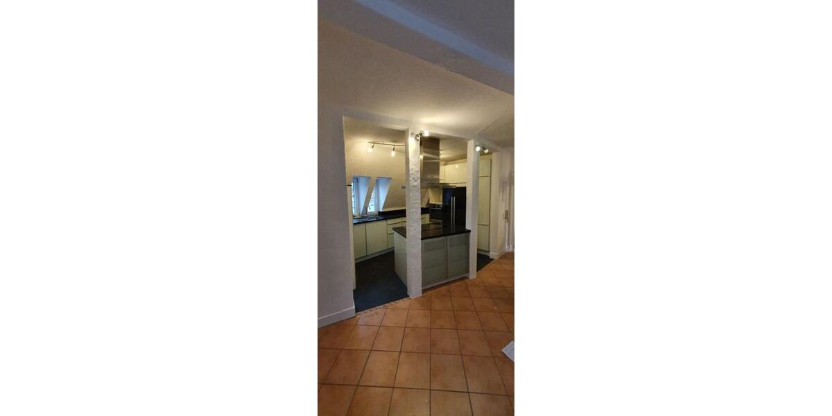 Dachgeschoßwohnung Stuttgart Stuttgart-Süd - 3.5 Zimmer, 91 m&sup2;, 1.450&euro; | Angebot:25363233