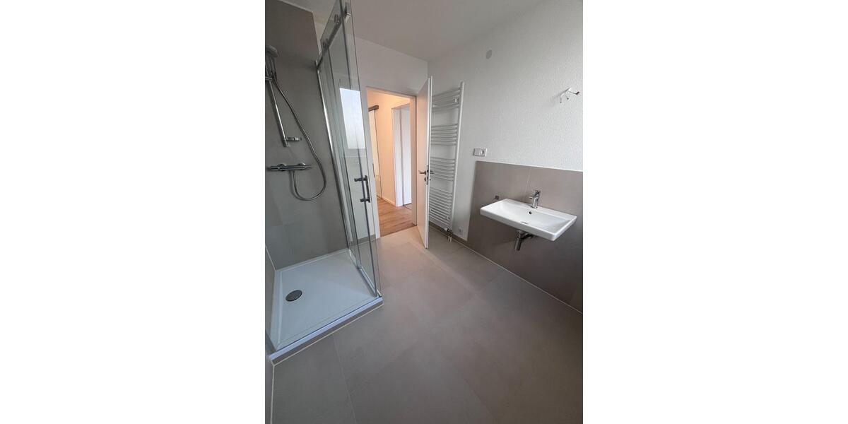 Hochparterre Metzingen - 3 Zimmer, 78 m&sup2;, 1.300&euro; | Angebot:25844597