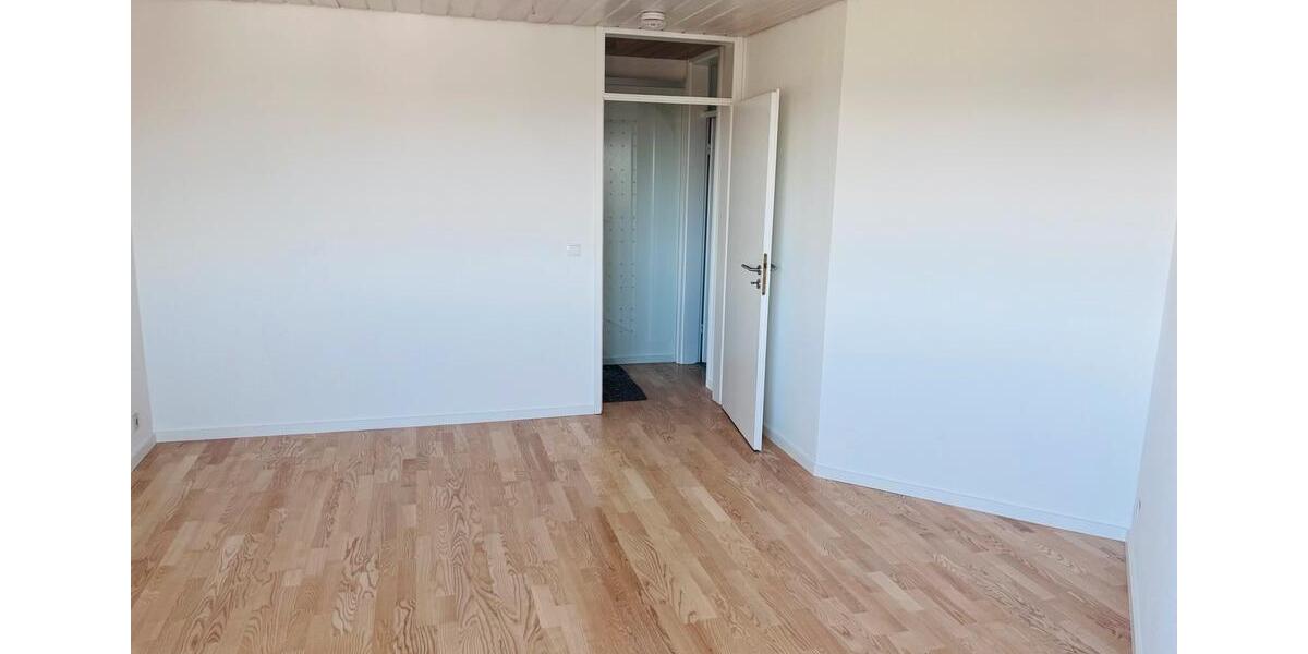 Etagenwohnung Schönaich - 3.5 Zimmer, 95 m&sup2;, 1.470&euro; | Angebot:26415175