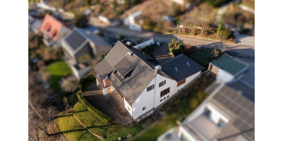 Einfamilienhaus Reutlingen - 9 Zimmer, 267 m&sup2;, 1.060.000&euro; | Angebot:26957351