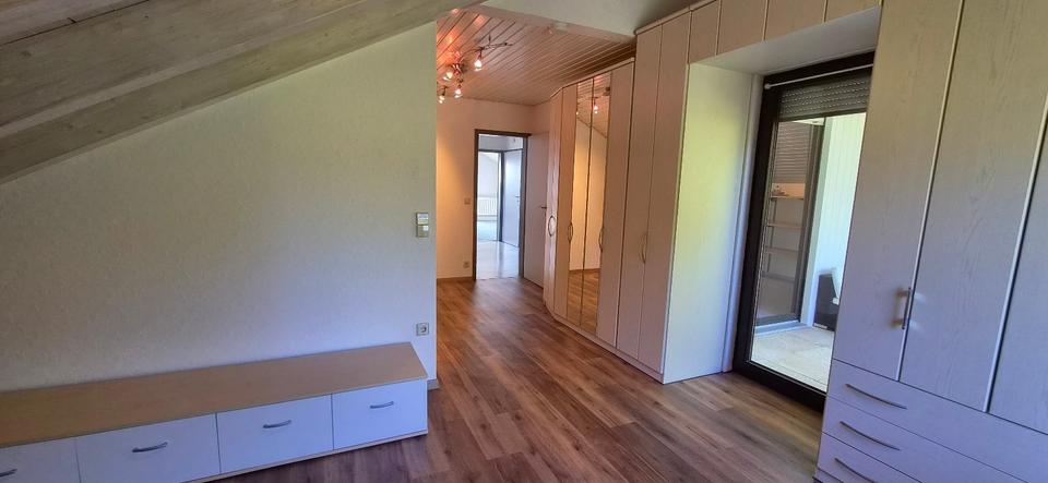 Dachgeschoßwohnung Aichtal - 3.5 Zimmer, 91 m&sup2;, 295.000&euro; | Angebot:27155079