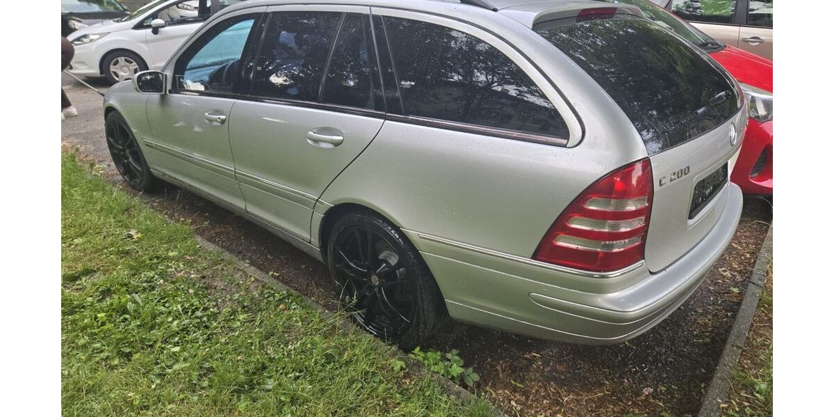 Mercedes-Benz C 200 275.000 km 2.500 &euro; Stuttgart 70376