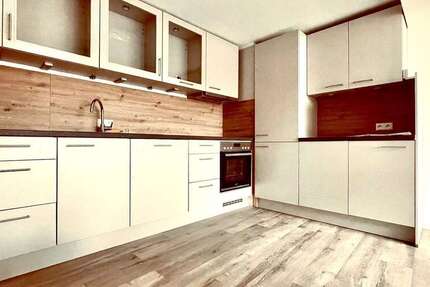 Haus Stuttgart Zuffenhausen - 28 Zimmer, 497 m&sup2;, 2.200.000&euro; | Angebot:19923500