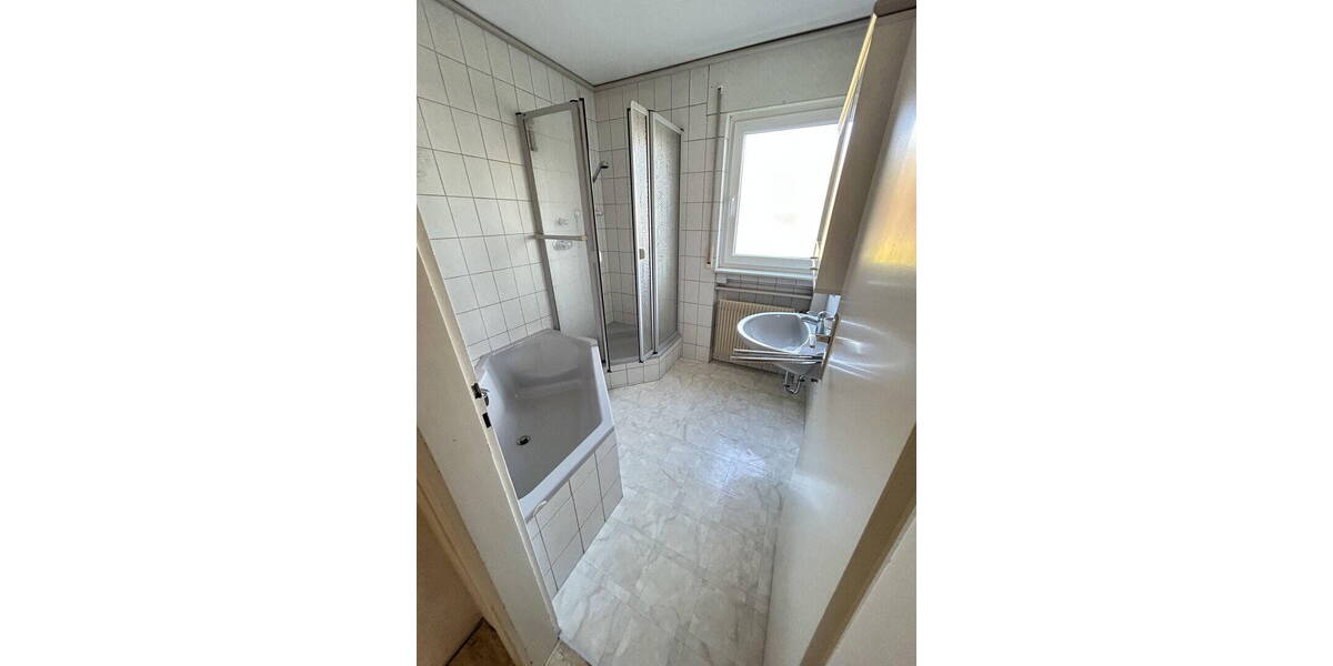 Mehrfamilienhaus, Wohnhaus Ehningen - 9 Zimmer, 250 m&sup2;, 875.000&euro; | Angebot:25654347