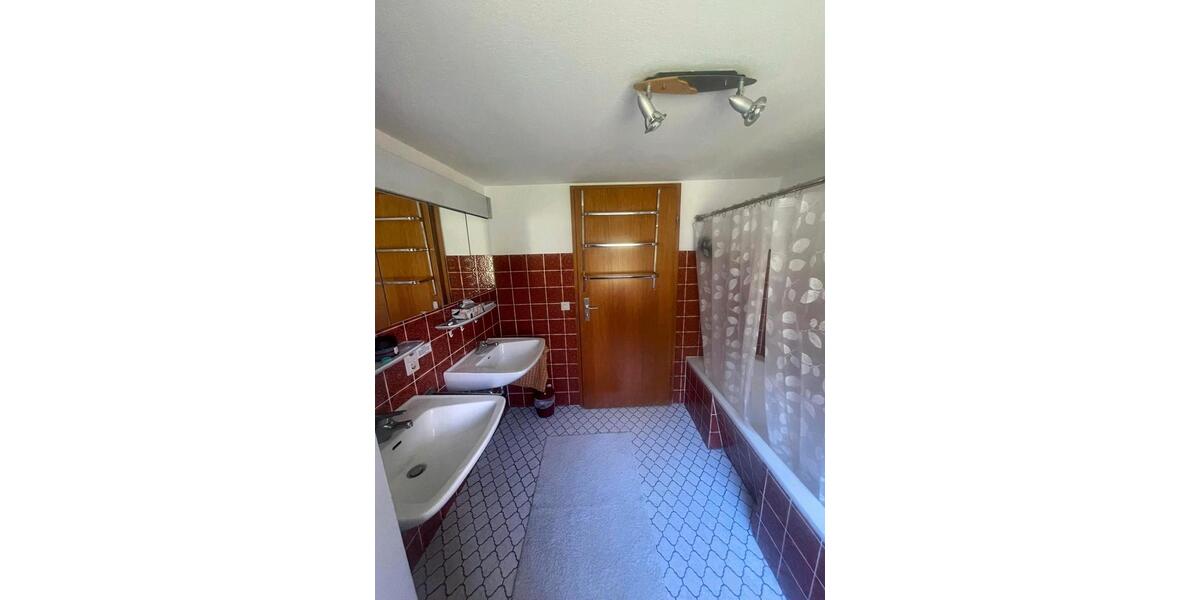 Einfamilienhaus Horb am Neckar - 13 Zimmer, 235 m&sup2;, 389.000&euro; | Angebot:27291428