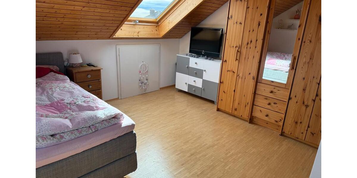 Dachgeschoßwohnung Schönaich - 1 Zimmer, 21 m&sup2;, 250&euro; | Angebot:26219952