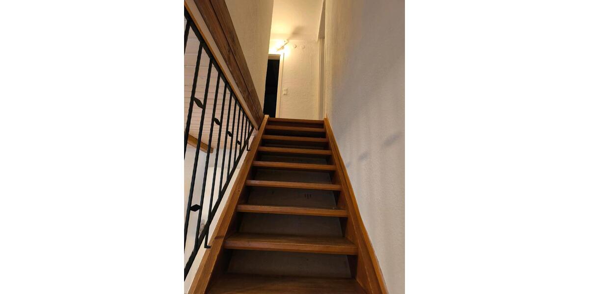 Etagenwohnung Weil der Stadt - 4 Zimmer, 140 m&sup2;, 1.900&euro; | Angebot:25057532