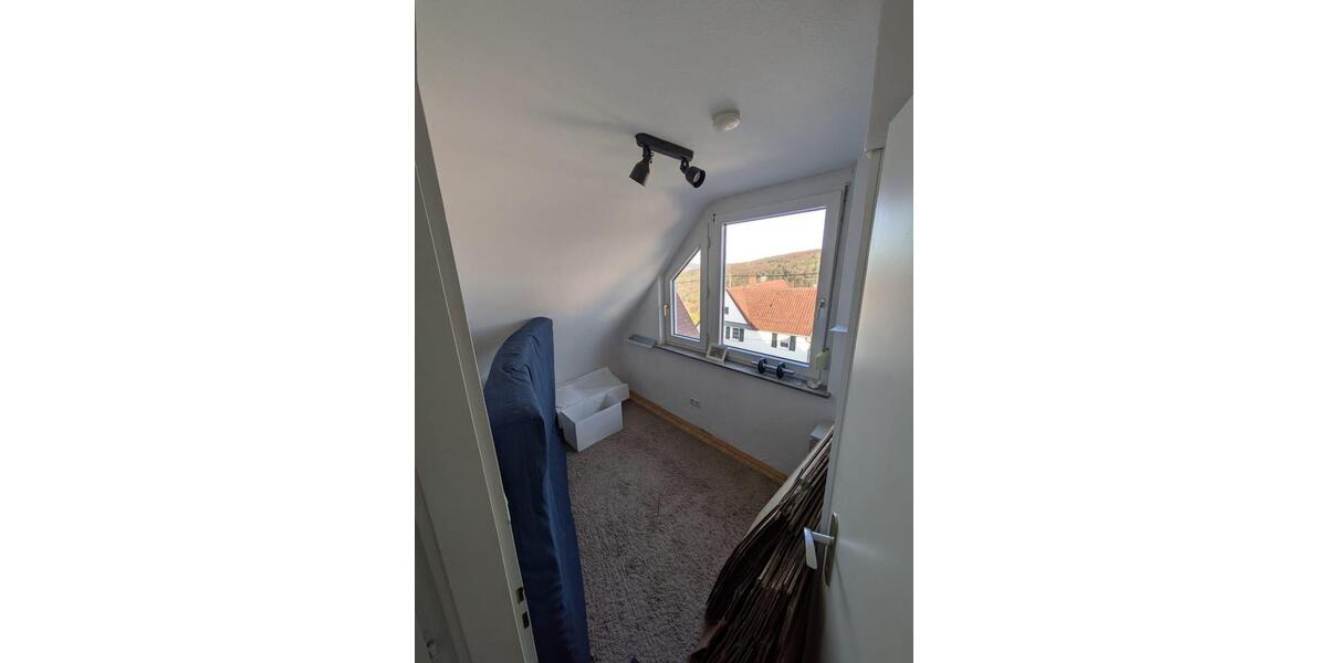 Dachgeschoßwohnung Stuttgart Sillenbuch - 3.5 Zimmer, 66 m&sup2;, 935&euro; | Angebot:25965679