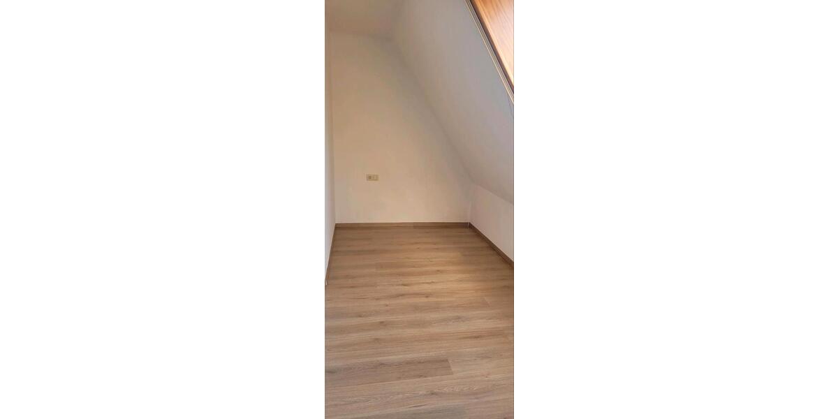 Maisonettenwohnung Herrenberg - 5.5 Zimmer, 100 m&sup2;, 1.500&euro; | Angebot:25611461