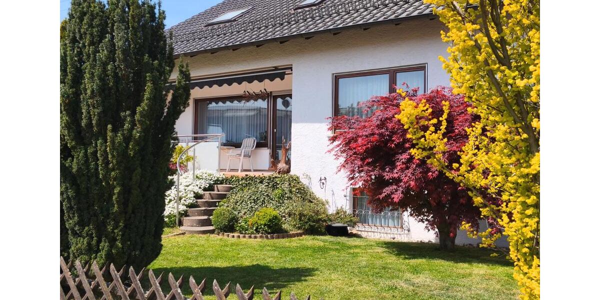 Einfamilienhaus Bisingen - 11 Zimmer, 240 m&sup2;, 649.000&euro; | Angebot:27056457