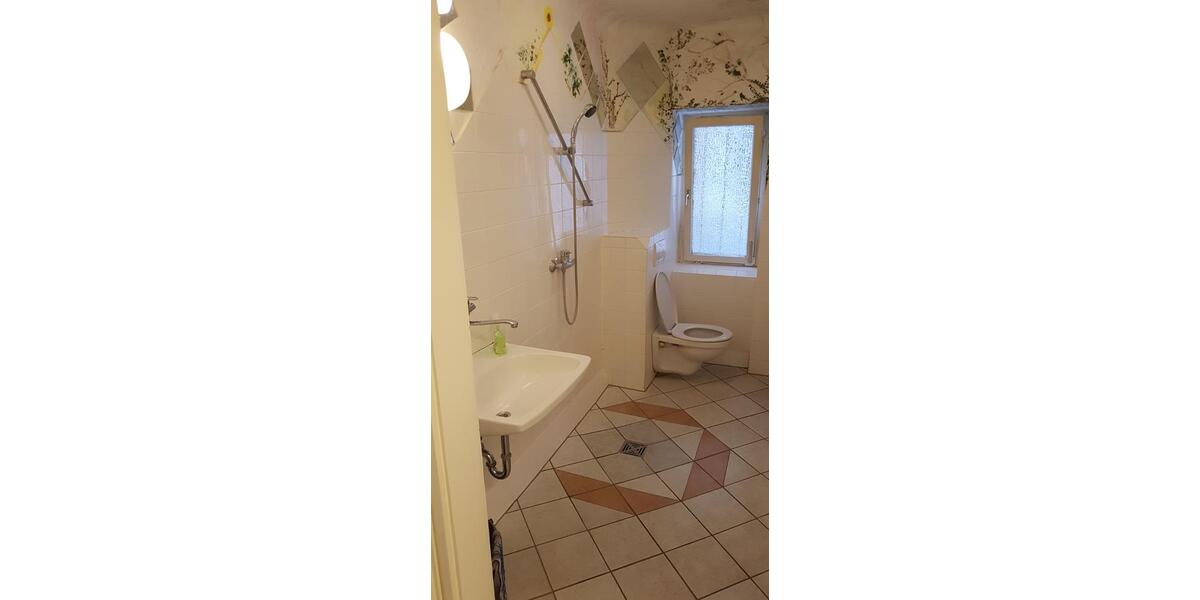 Erdgeschoßwohnung Stuttgart Stuttgart-Süd - 6 Zimmer, 103 m&sup2;, 350.000&euro; | Angebot:26050849