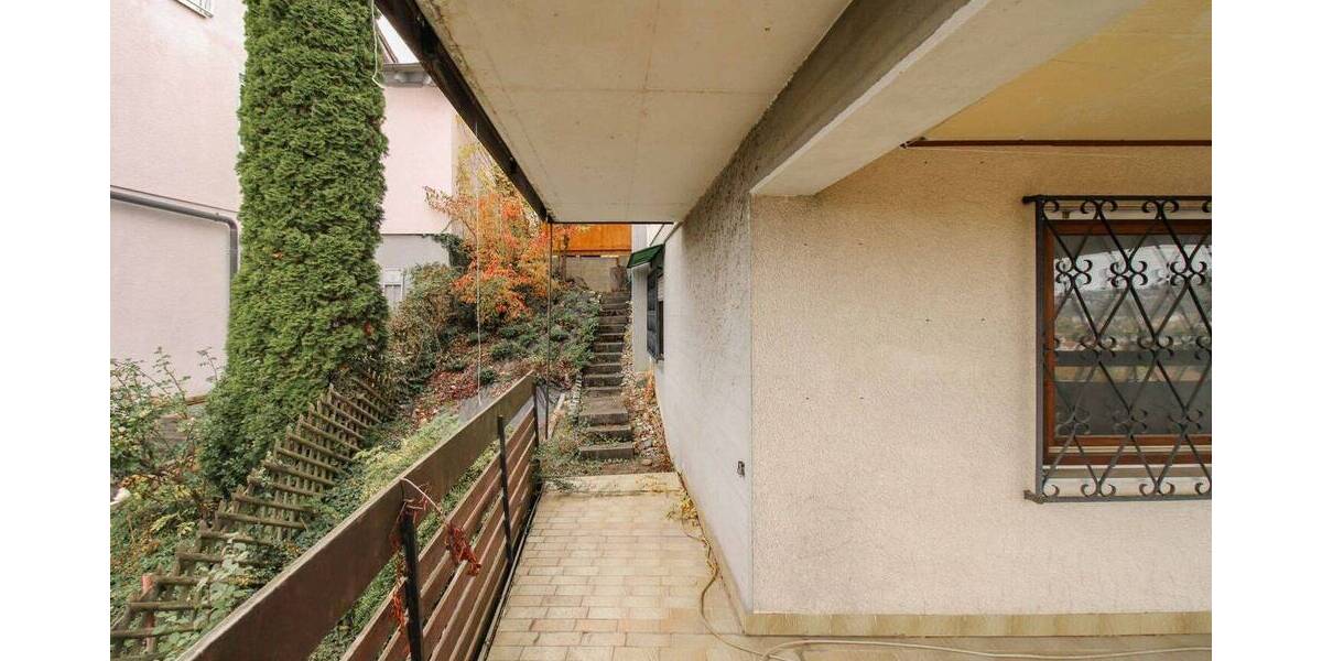 Einfamilienhaus Pfullingen - 7 Zimmer, 229 m&sup2;, 649.000&euro; | Angebot:26377791