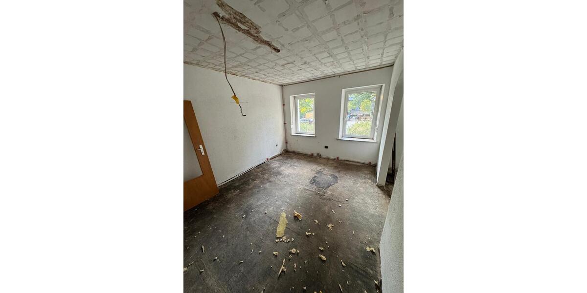 Reihenhaus Ostfildern - 7 Zimmer, 180 m&sup2;, 92.000&euro; | Angebot:24828041