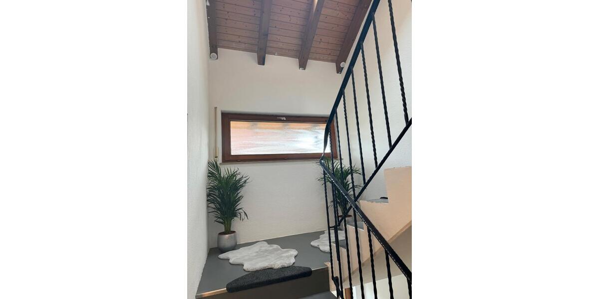 Doppelhaushälfte Nürtingen - 5 Zimmer, 180 m&sup2;, 2.600&euro; | Angebot:26479674