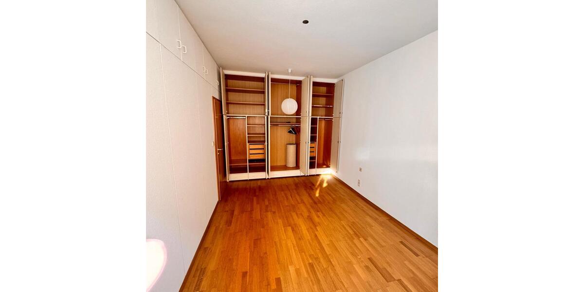 Etagenwohnung Stuttgart Stuttgart-West - 1 Zimmer, 90 m&sup2;, 500&euro; | Angebot:25858007