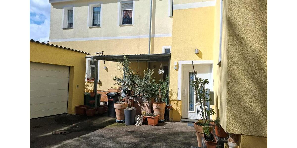 Dachgeschoßwohnung Reutlingen Reutlingen (Kernstadt) - 3.5 Zimmer, 103 m&sup2;, 450.000&euro; | Angebot:25936068