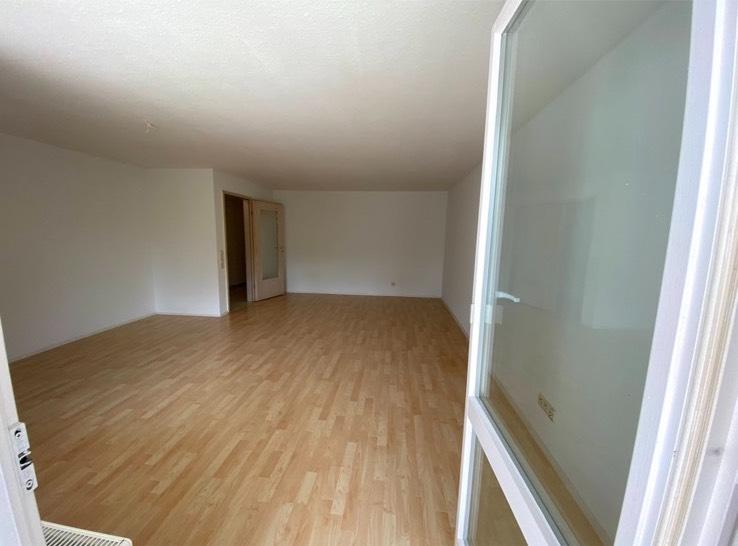 Erdgeschoßwohnung Sindelfingen - 2.5 Zimmer, 69 m&sup2;, 325.000&euro; | Angebot:25405613