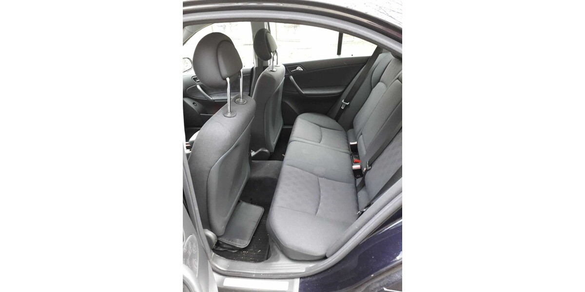 Mercedes-Benz C-Klasse 155.581 km 3.700 &euro; Böblingen 71032