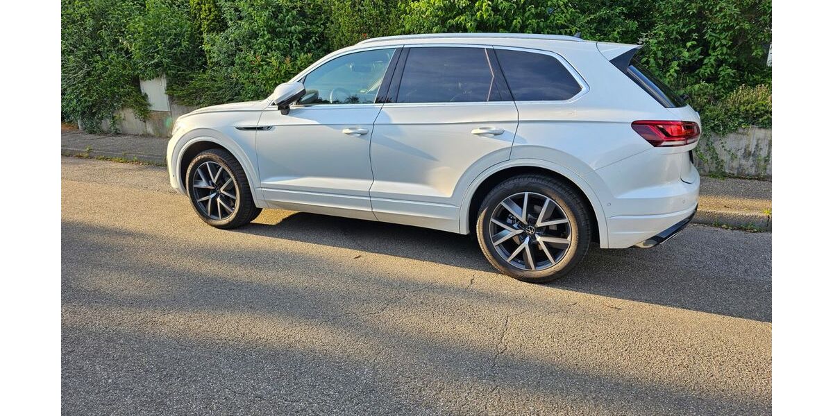 VW Touareg 49.950 km 52.600 &euro; Stuttgart 70176