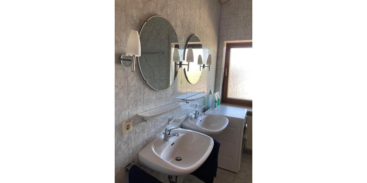 Dachgeschoßwohnung Reutlingen Altenburg - 3 Zimmer, 68 m&sup2;, 850&euro; | Angebot:26238416
