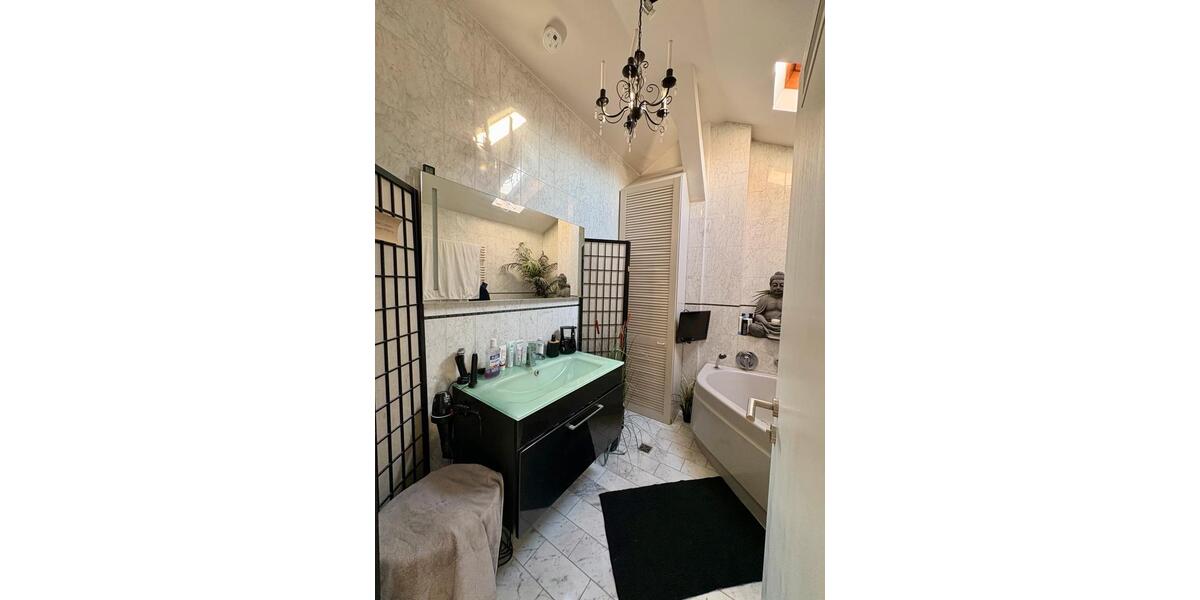 Dachgeschoßwohnung Stuttgart Stuttgart-West - 3 Zimmer, 72 m&sup2;, 549.000&euro; | Angebot:25611761