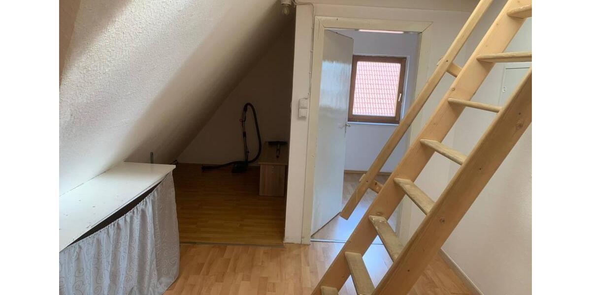 Dachgeschoßwohnung Eutingen im Gäu - 4 Zimmer, 85 m&sup2;, 627&euro; | Angebot:24178312
