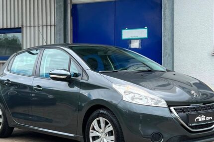 Peugeot 208 108.000 km 4.990 &euro; Lichtenstein Unterhausen 72805