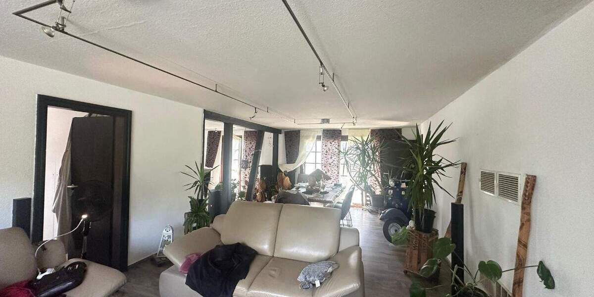 Mehrfamilienhaus, Wohnhaus Ostelsheim - 8 Zimmer, 300 m&sup2;, 1.000.000&euro; | Angebot:25674461