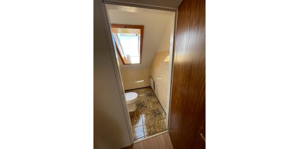 Dachgeschoßwohnung Bondorf - 3 Zimmer, 75 m&sup2;, 1.300&euro; | Angebot:25977732