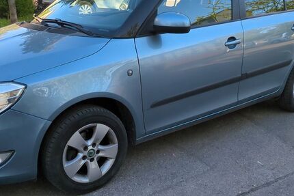 Skoda Fabia 108.000 km 2.500 &euro; Stuttgart 70376