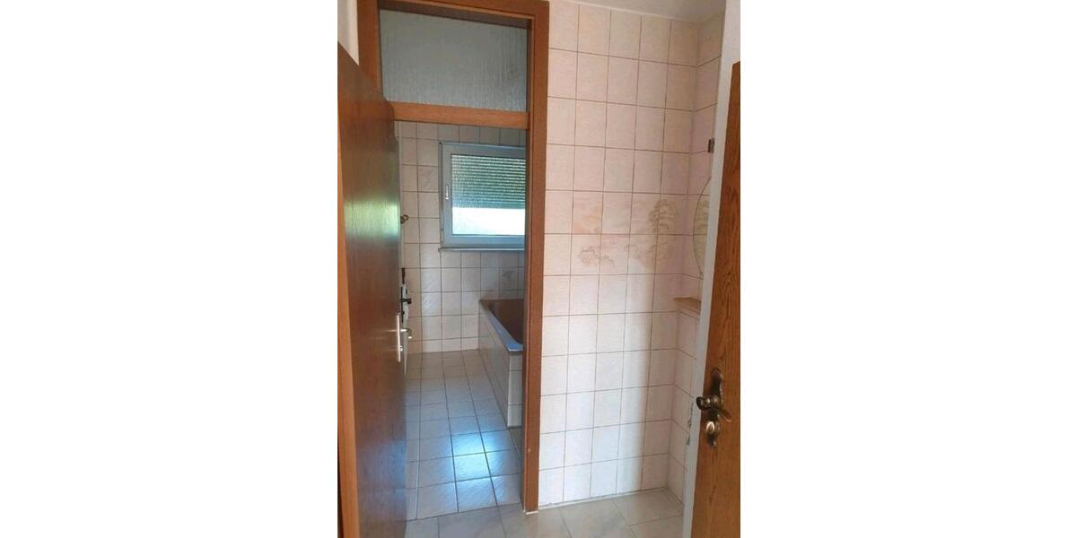 Etagenwohnung Eningen unter Achalm - 3 Zimmer, 76 m&sup2;, 265.000&euro; | Angebot:25611784