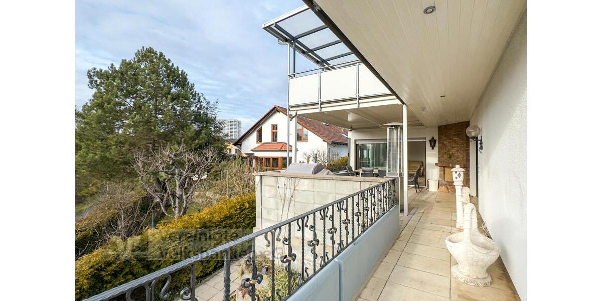 Erdgeschoßwohnung Sindelfingen Eichholz - 3.5 Zimmer, 142 m&sup2;, 2.280&euro; | Angebot:24878024