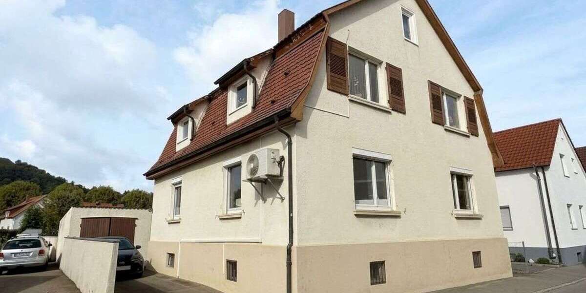 Einfamilienhaus Pfullingen - 10 Zimmer, 154 m&sup2;, 390.000&euro; | Angebot:27524567