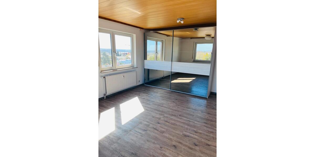 Etagenwohnung Schönaich - 3.5 Zimmer, 95 m&sup2;, 1.470&euro; | Angebot:26415175