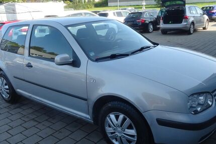 VW Golf 122.000 km 2.990 &euro; Horb-Mühringen 72160
