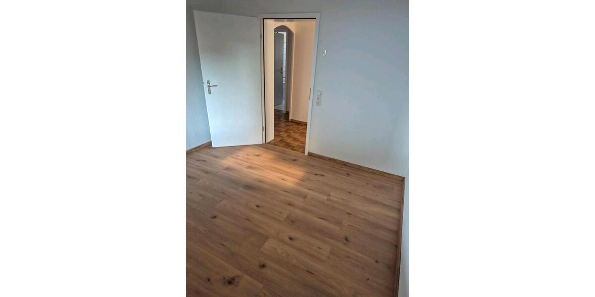 Erdgeschoßwohnung Schönaich - 4.5 Zimmer, 100 m&sup2;, 1.250&euro; | Angebot:25402483