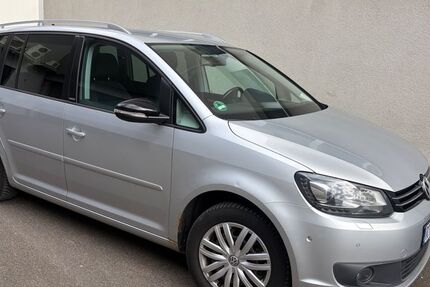 VW Touran 233.000 km 5.900 &euro; Reutlingen 72770