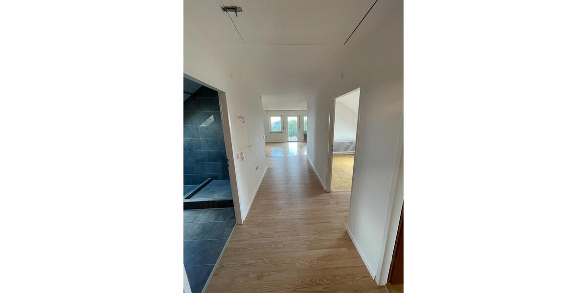 Dachgeschoßwohnung Bondorf - 3 Zimmer, 75 m&sup2;, 1.300&euro; | Angebot:25977732