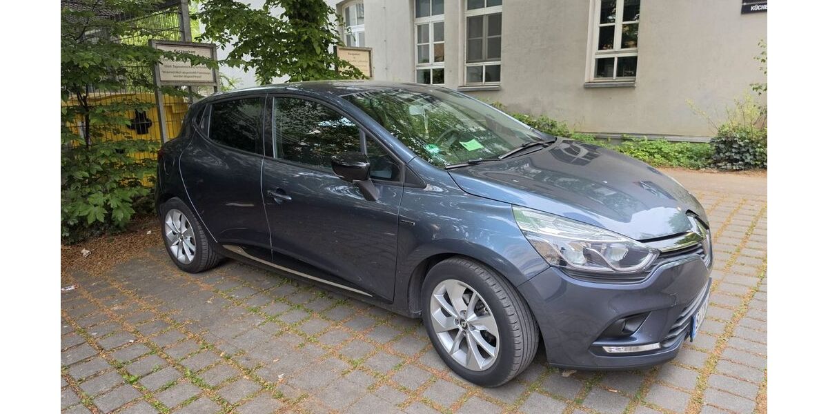Renault Clio 96.800 km 6.800 &euro; Stuttgart 70374