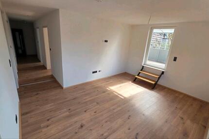 Wohnung Eningen unter Achalm - 4 Zimmer, 90 m&sup2;, 1.200&euro; | Angebot:25953942