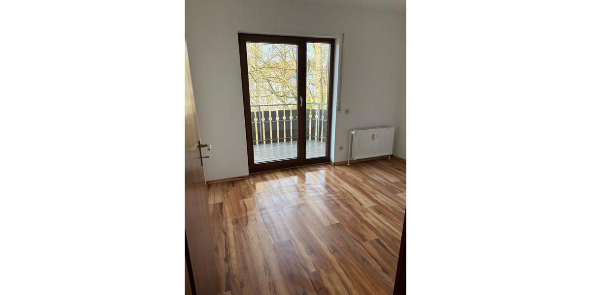 Etagenwohnung Nürtingen - 3 Zimmer, 71 m&sup2;, 950&euro; | Angebot:25842329