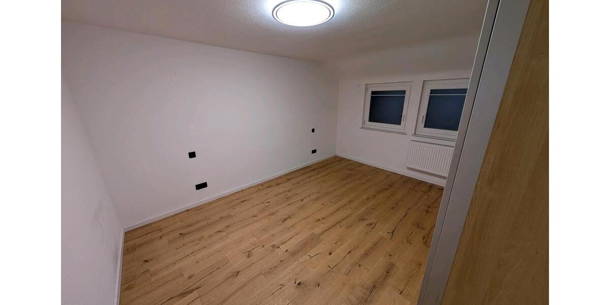 Dachgeschoßwohnung Leinfelden-Echterdingen Echterdingen - 3.5 Zimmer, 70 m&sup2;, 650&euro; | Angebot:25994983