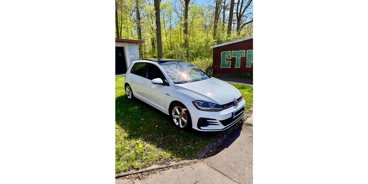 VW Golf 42.129 km 22.800 &euro; Böblingen 71032