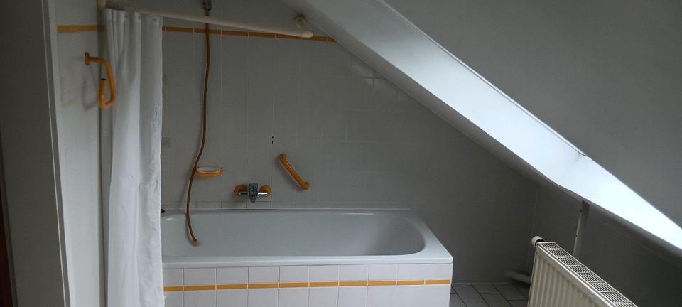 Dachgeschoßwohnung Haigerloch - 3 Zimmer, 70 m&sup2;, 700&euro; | Angebot:25957107