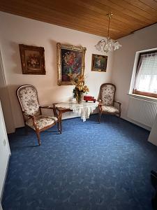 FAMILIENTRAUM MIT GARTEN, GARAGE & STELLPLATZ - Reihenmittelhaus Reutlingen Reutlingen-Betzingen | Angebot:25792972