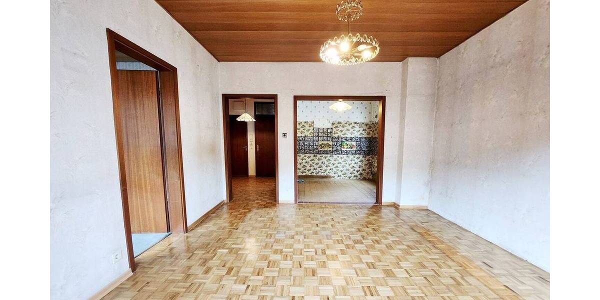 Mehrfamilienhaus, Wohnhaus Stuttgart Süd - 9 Zimmer, 174 m&sup2;, 725.000&euro; | Angebot:25704680