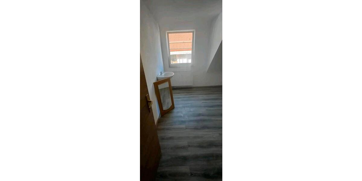Etagenwohnung Ebhausen - 7 Zimmer, 120 m&sup2;, 1.400&euro; | Angebot:26481755