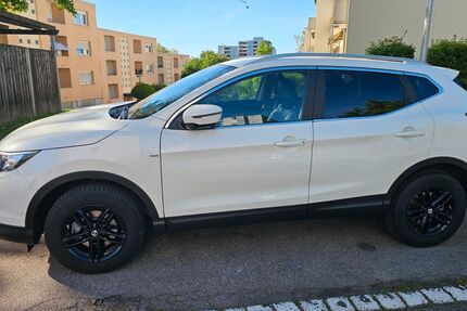 Nissan Qashqai 145.000 km 14.200 &euro; Stuttgart 70437