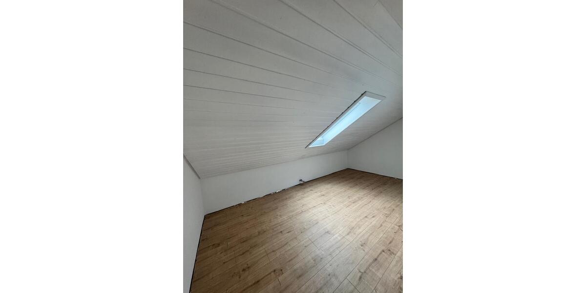 Dachgeschoßwohnung Horb am Neckar - 3.5 Zimmer, 80 m&sup2;, 950&euro; | Angebot:25649577